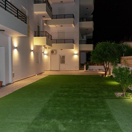 Central Rooms Makry Gialos  Exterior photo