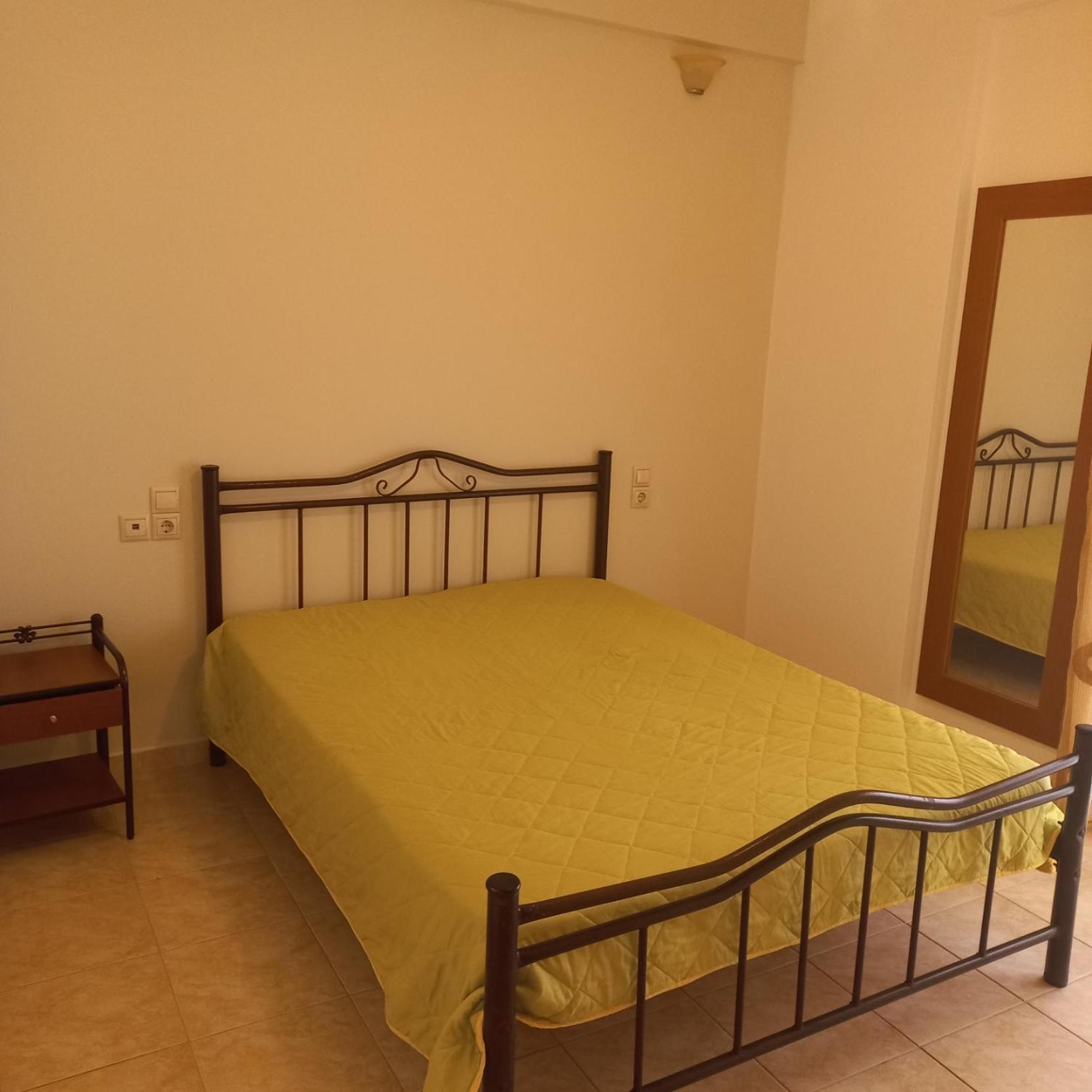 Central Rooms Makry Gialos  Exterior photo